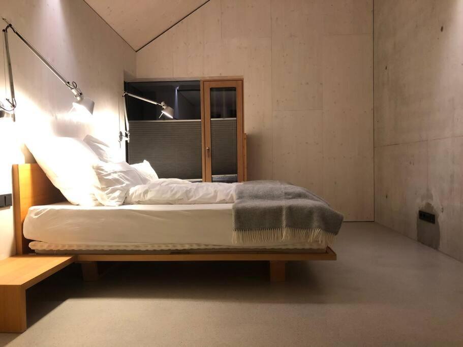 Urban Alpine Penthouse With Lake View Maurach  Bagian luar foto