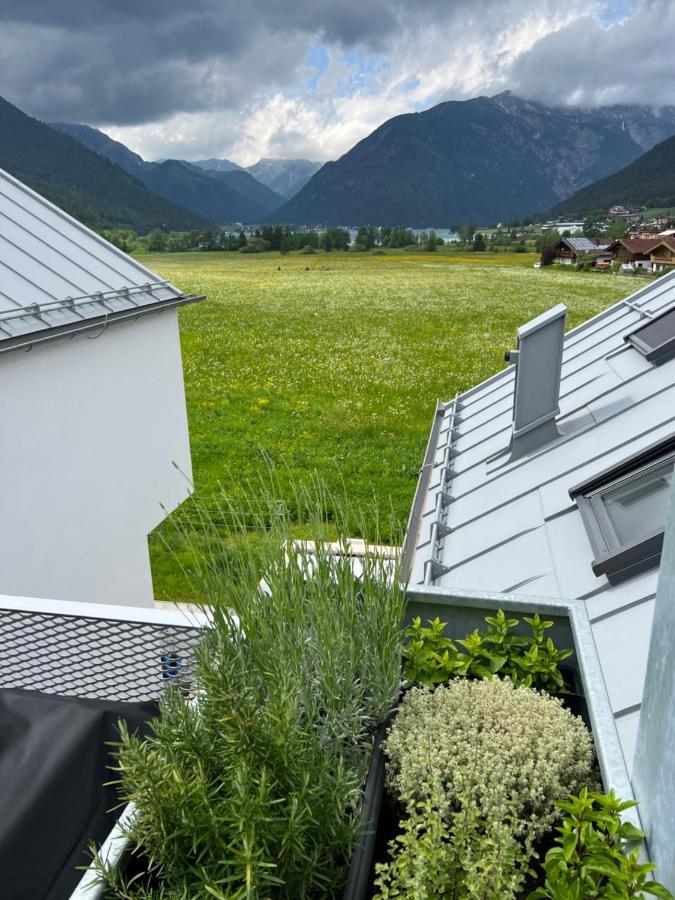 Urban Alpine Penthouse With Lake View Maurach  Bagian luar foto