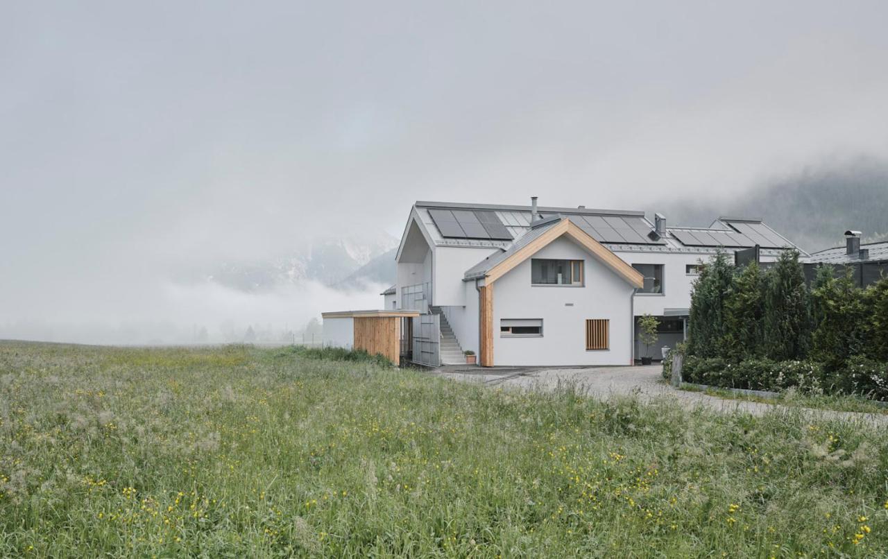 Urban Alpine Penthouse With Lake View Maurach  Bagian luar foto