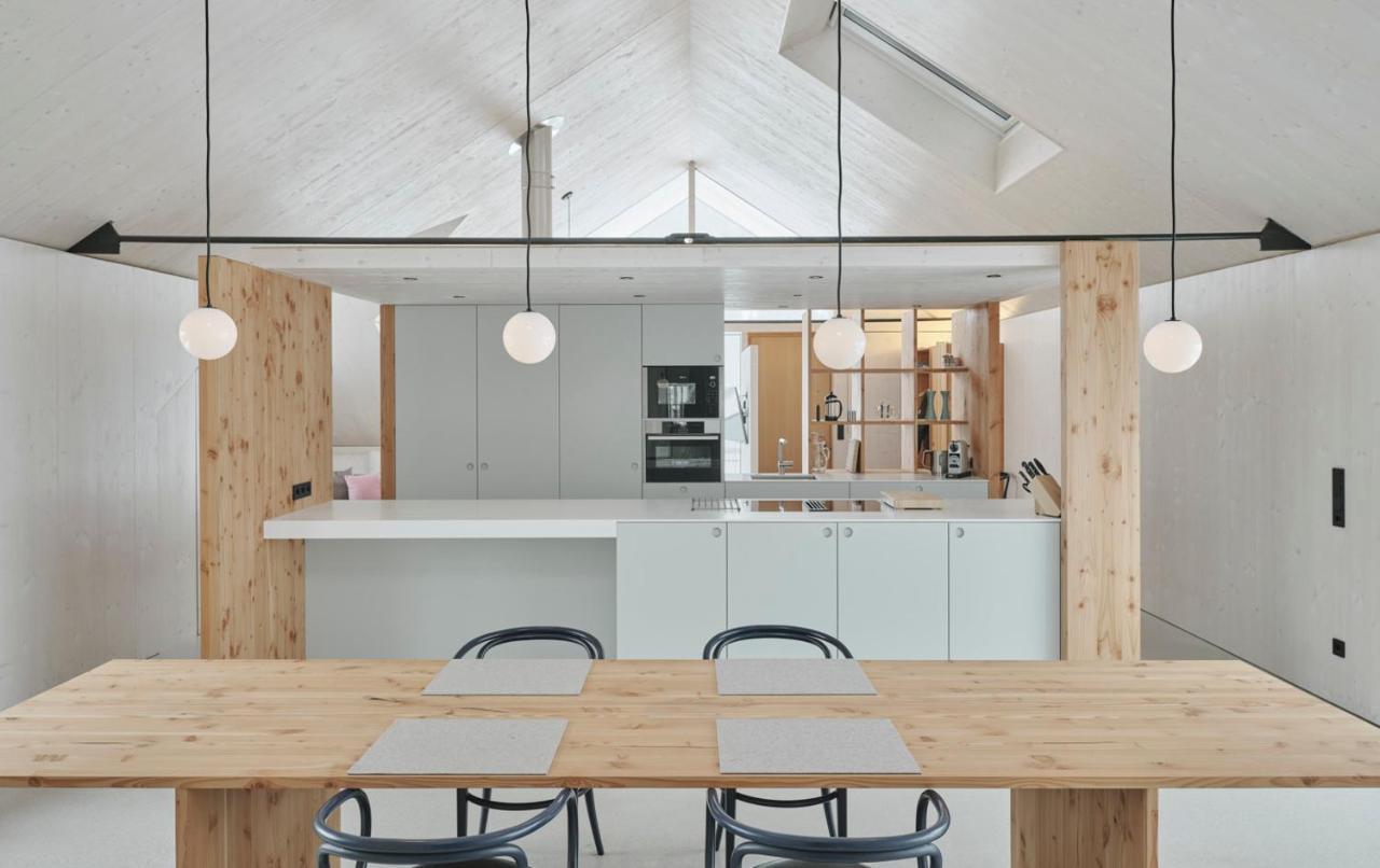 Urban Alpine Penthouse With Lake View Maurach  Bagian luar foto