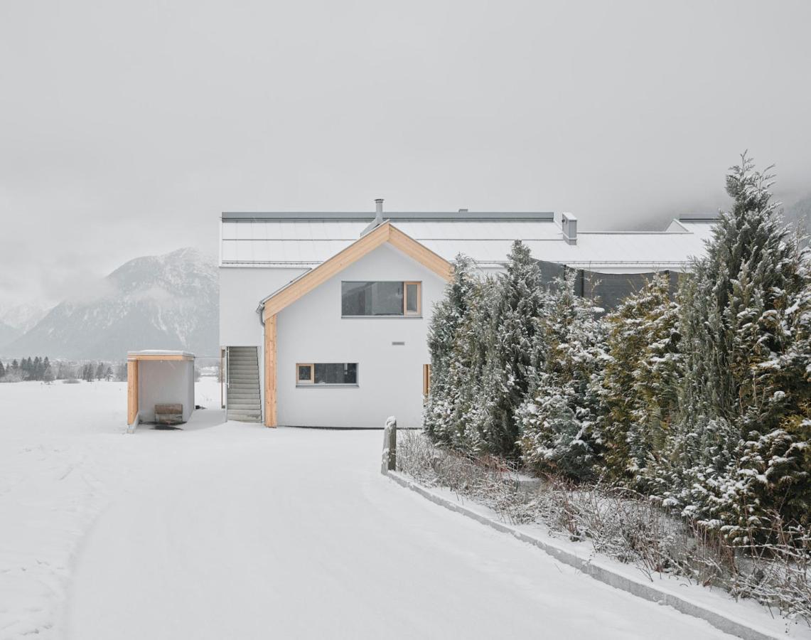 Urban Alpine Penthouse With Lake View Maurach  Bagian luar foto