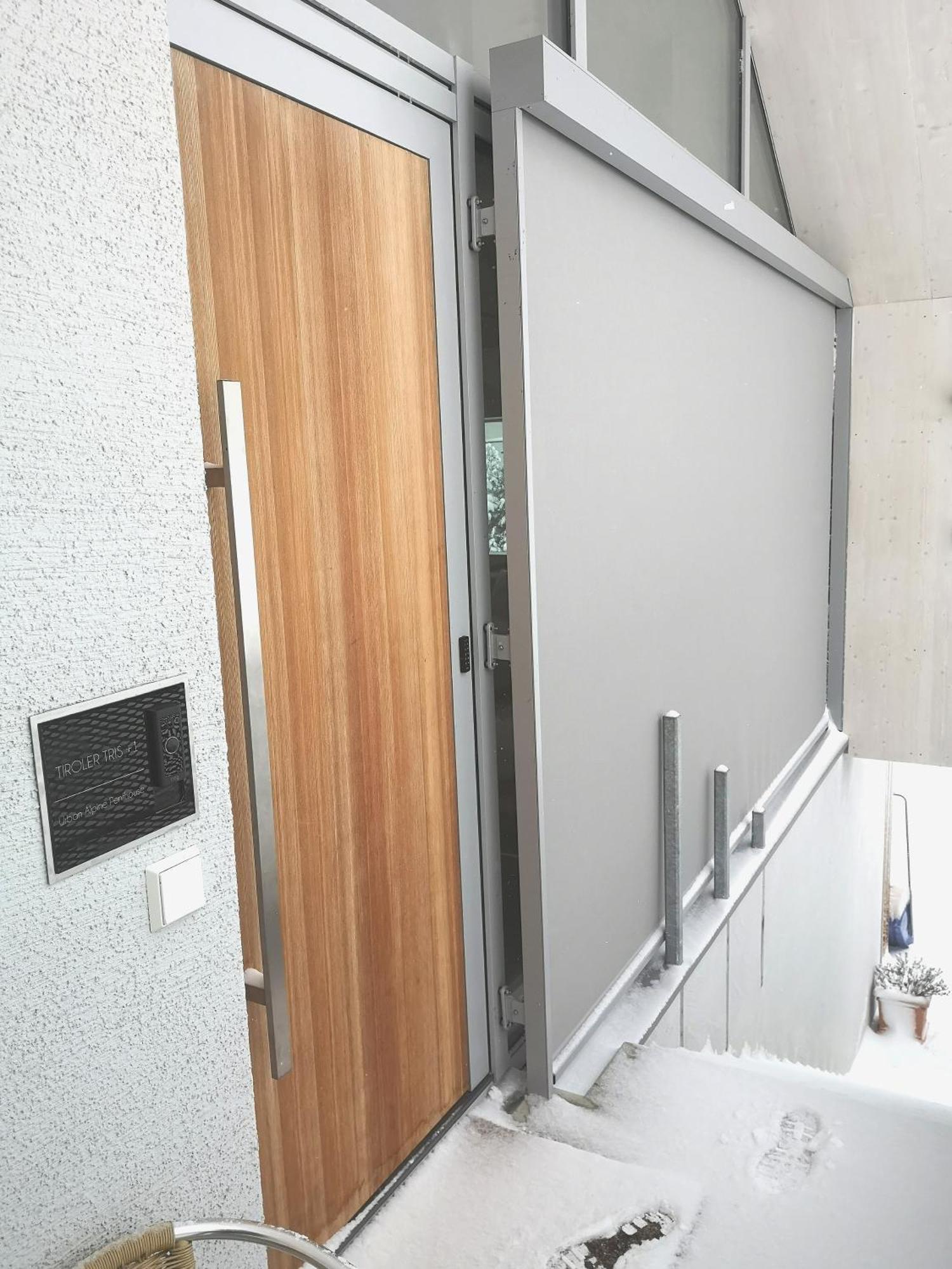 Urban Alpine Penthouse With Lake View Maurach  Bagian luar foto